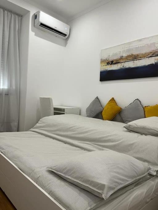 Casa Da Praia Da Poca - Apartamento Lirio เอสตอริล ภายนอก รูปภาพ